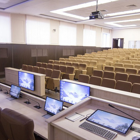В Уральском Федеральном Университете установлена современная конференц-система DIS от компании Shure