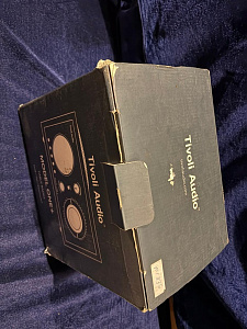 Радиоприемник с часами Tivoli Model One+ Цвет: Серый/Белый [Grey/White]