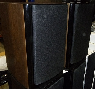 Wharfedale Diamond 11.2. Цвет: Орех (Walnut Pearl)