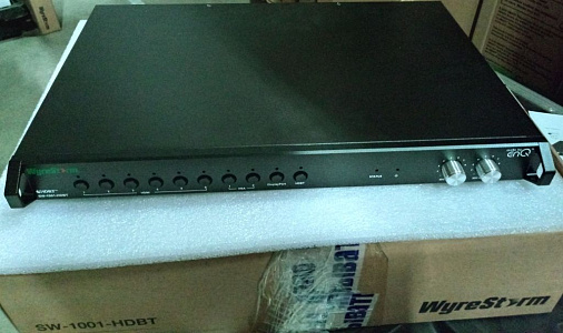 Презентацийонный переключатель-масштабатор 10 в 1 WyreStorm SW-1001-HDBT